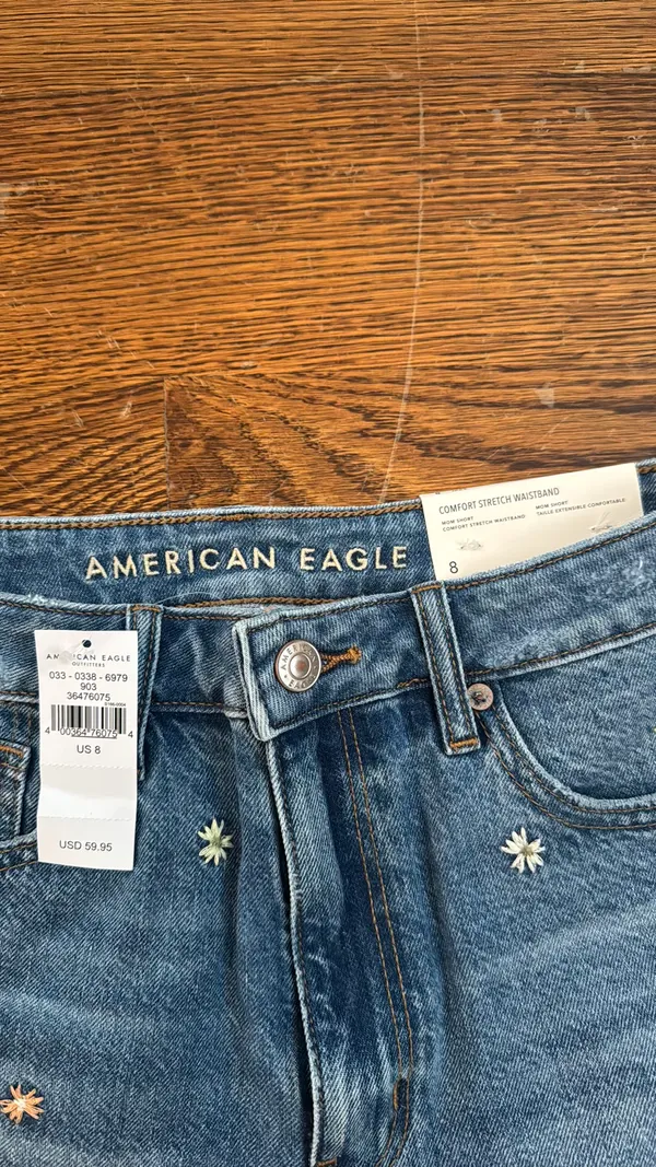 American Eagle Mom Jean Shorts - Image 4