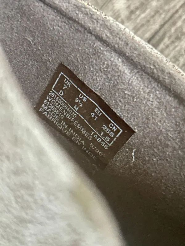 Clarks Collection Ultimate Comfort Taupe Suede Slip On Loafers Women Size 9.5 - Image 8