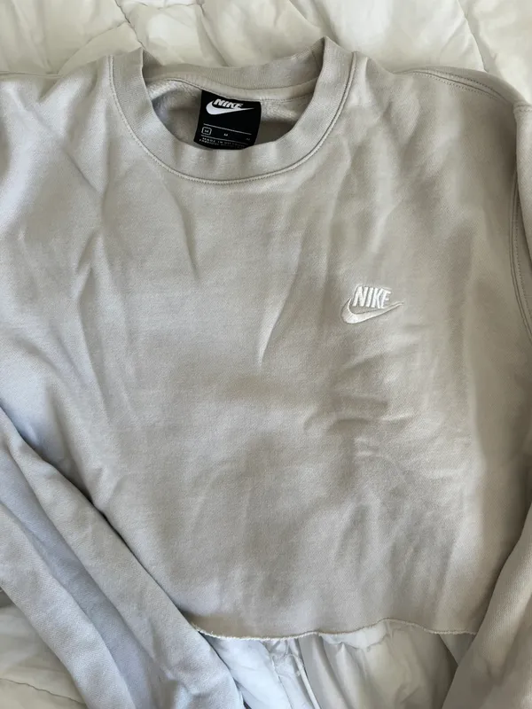 Nike Cropped Crew Neck - Image 3