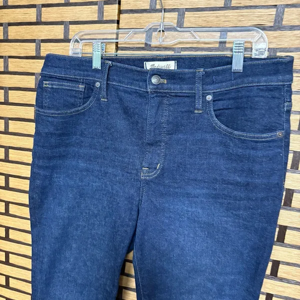 Madewell 9” High Rise Skinny Jeans‎ Size 32 Petite - Image 3