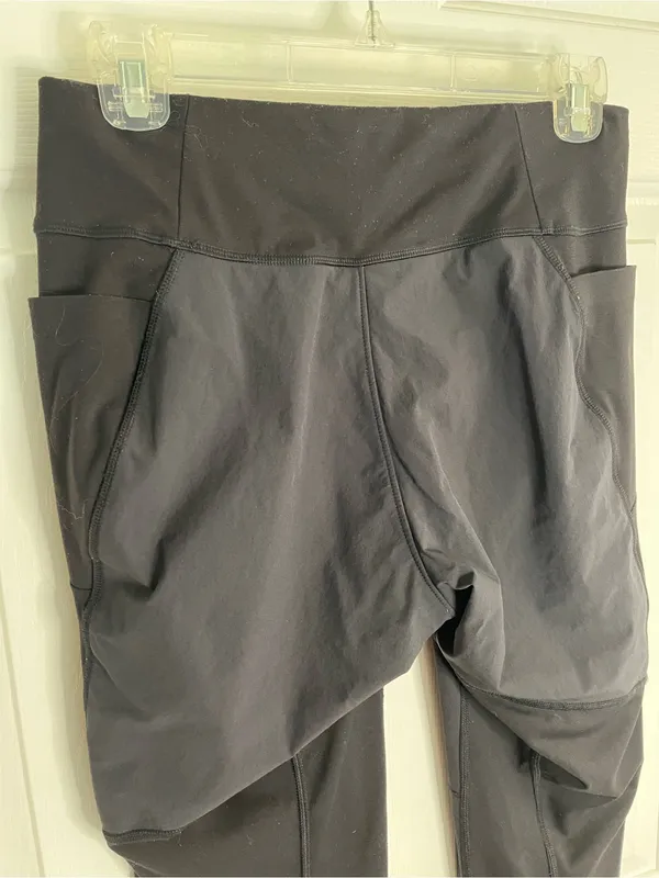The North Face Black Women's Leggings with Stash Pockets Size Medium - Image 6
