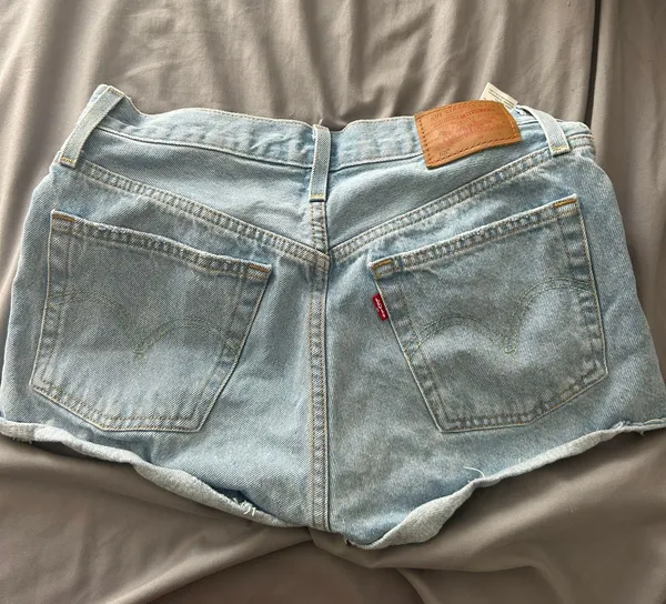 Levi’s 501 Shorts - Image 2