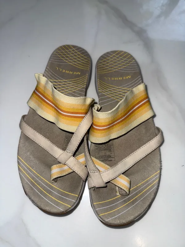 Merrell Women's Tan and Yellow Striped Slip-On Sandals - Image 3