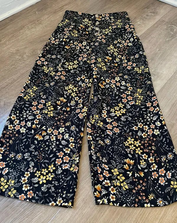 wide leg pants floral button detail boho women’s size XS - Image 9