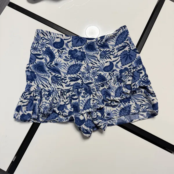 ✨ Zara Blue & White Floral Ruffled Skort | Size XS ✨🖤 - Image 3