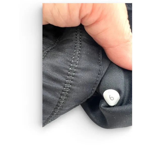 Lululemon 6 Hotty Hot Black Shorts Girly Scalloped Detail Running Activewear - Image 7