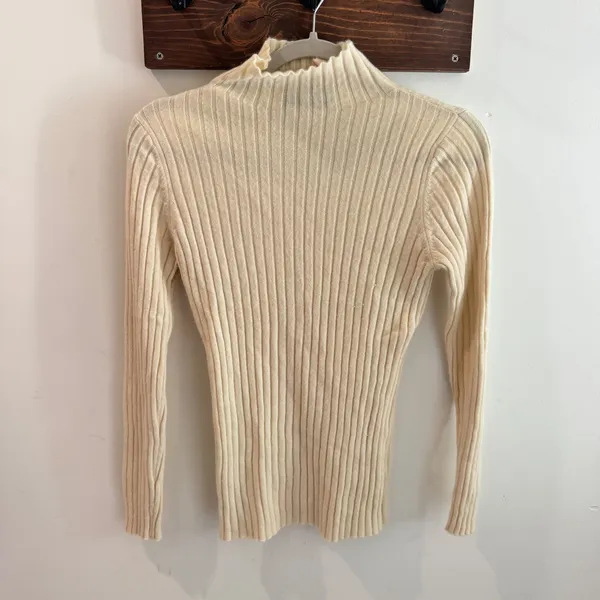 Invisible World Juneau Alaska 100% Cashmere Ribbed Mock Neck Sweater Cream Small - Image 2