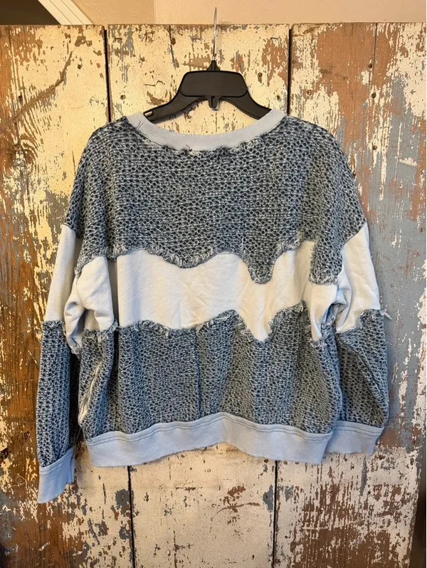 Oli & Hali Mixed Fabric Distressed Crewneck pullover, size small, gray/blue - Image 7
