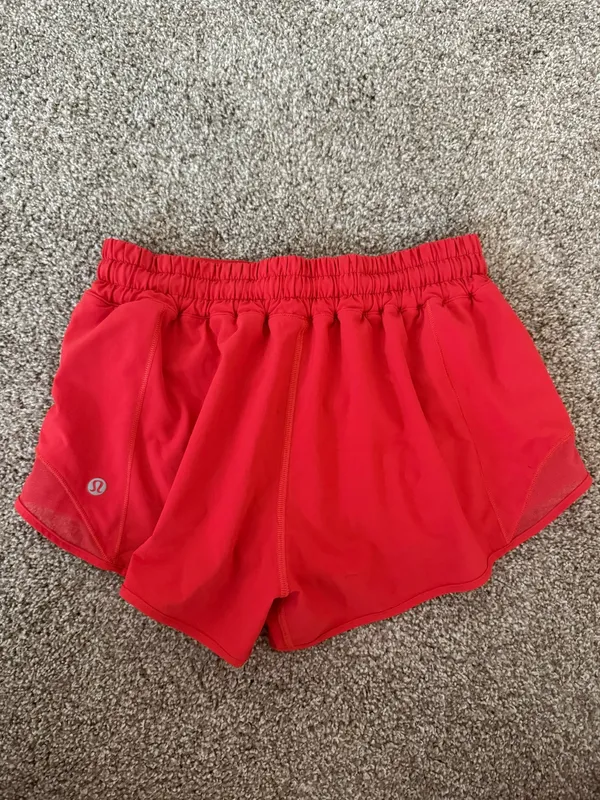 Lululemon Shorts Hotty Hot Low-Rise 2.5" Lined 6 - Image 3