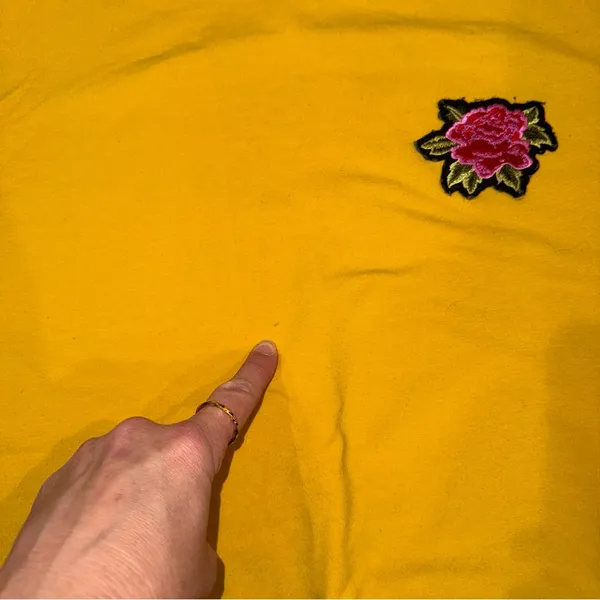 Yellow Crewneck Sweatshirt With Rose Patch Size undefined - Image 7