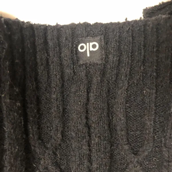 Alo Cable Knit Shawl Black One Size - Image 10