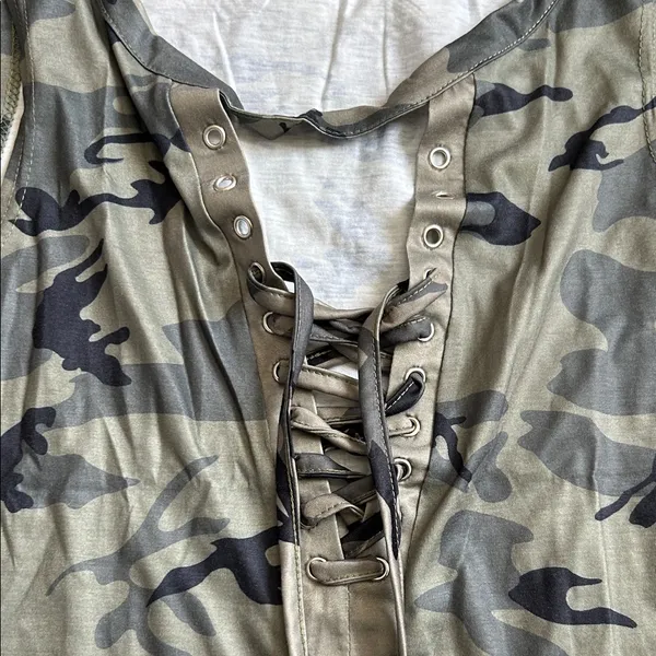 Camouflage Lace-Up Tank Top - Image 2