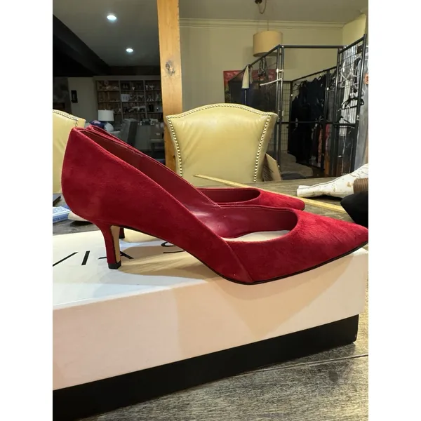 Via Spiga Medora Pointed Pumps Size 7 Poppy Red‎ Suede Pointed Toe Display - Image 3