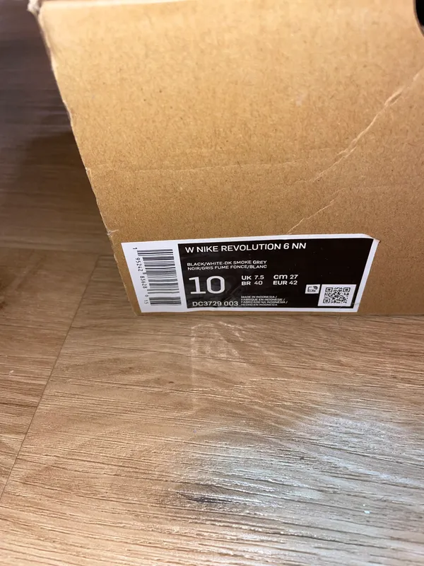 Revolution 7 Women’s Running Shoe Size 10 - Image 2