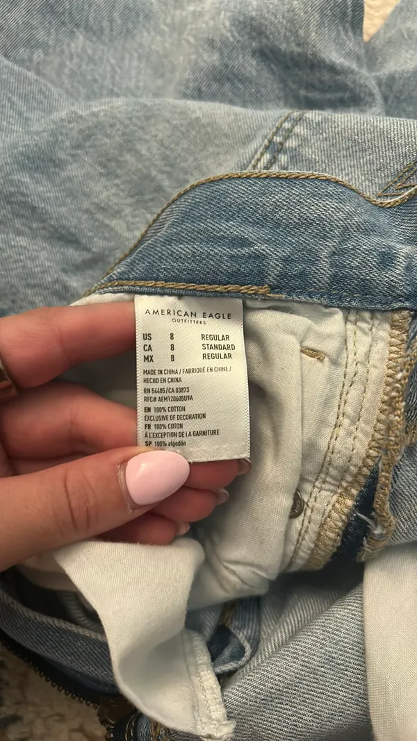 American Eagle Jeans Mom Ripped - Image 2