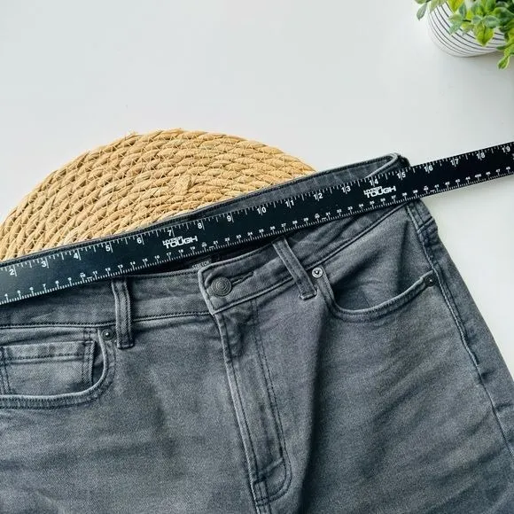 American Eagle‎ Highest Rise Distressed Black Wash Denim Mom Jeans Size 8 - Image 3