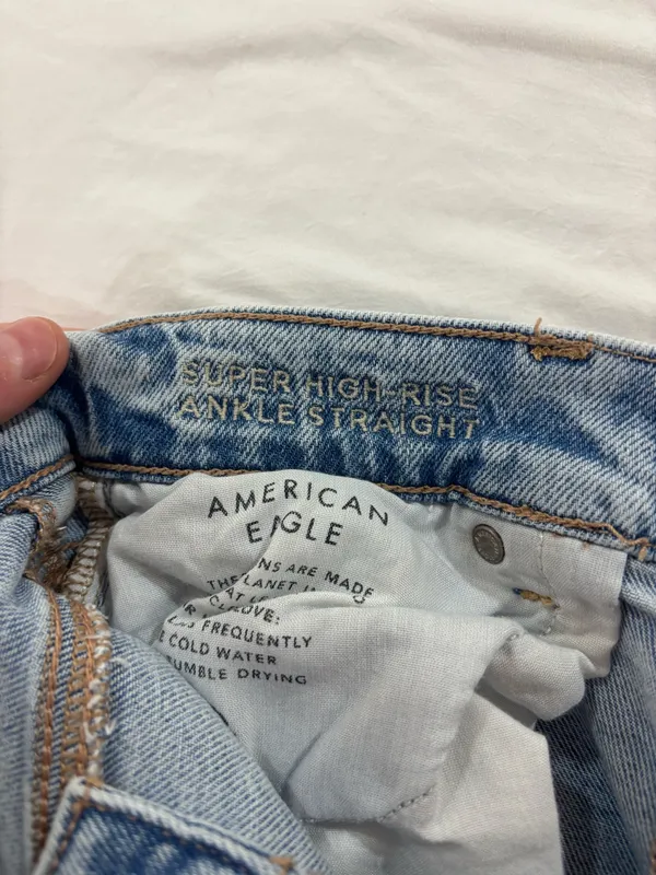 American Eagle Straight Ankle Jeans Super High-Rise - Image 3