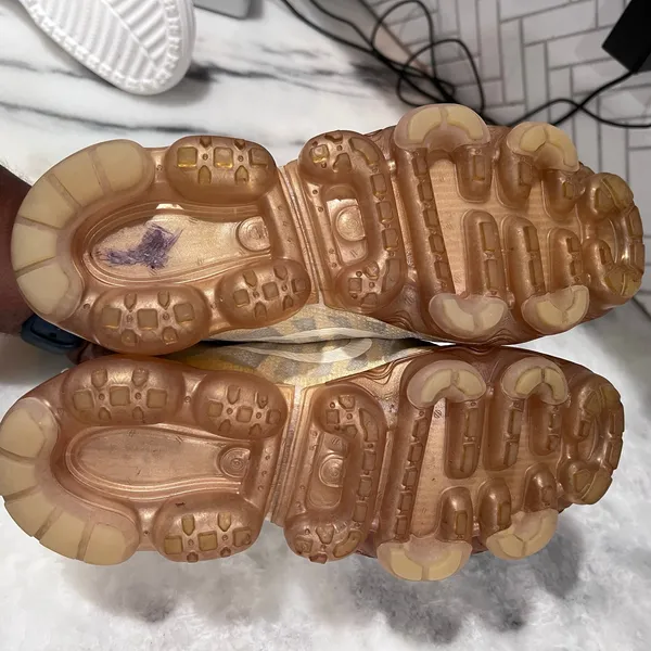 Nike Air Vapormax 2019 AR6632-101 Women’s Size 8.5 Beige Gold White Running Shoe - Image 3
