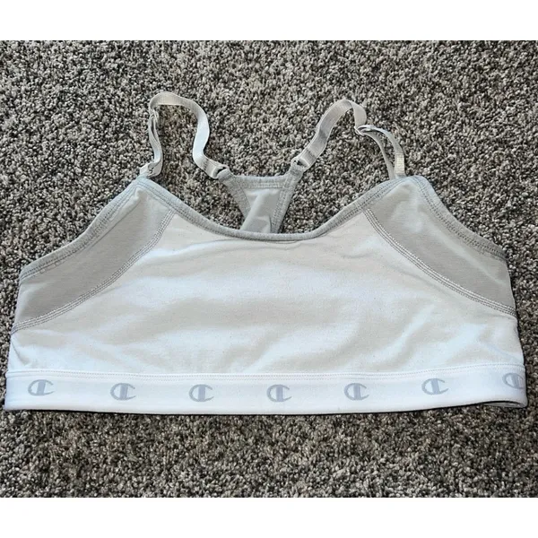 Champion women's gray sports bra size‎ large - Image 4