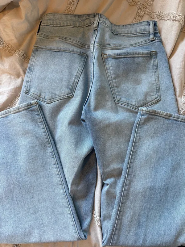 Old Navy Jeans - Image 3