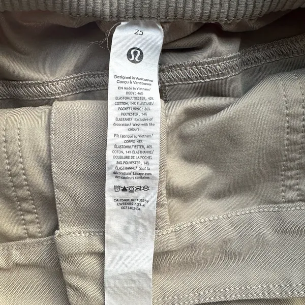 Lululemon Light Utilitech Beige Cargo‎ Pants Women’s Pocket High Rise Sz 25 - Image 4