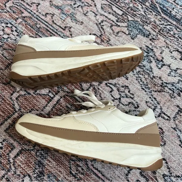 Cushionare Women's Score Lace Up Sneaker +Comfort Foam Size 8.5 Cream Ivory Tan - Image 9