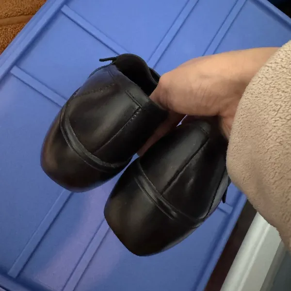Clarks Black Leather Loafers Size 7 - Image 8