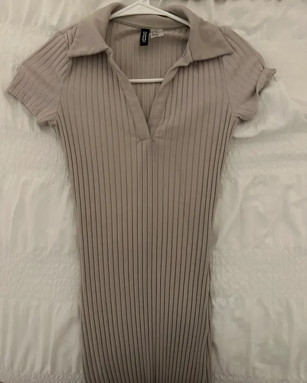 Beige Bodycon Dress With Collar - Image 2