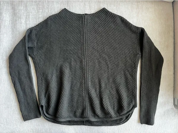 Aritzia Babaton Wool Blend Sweater - Image 3