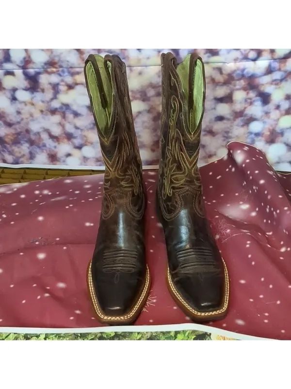 Ariat legend cowboy boots sassy brown size 6B - Image 4