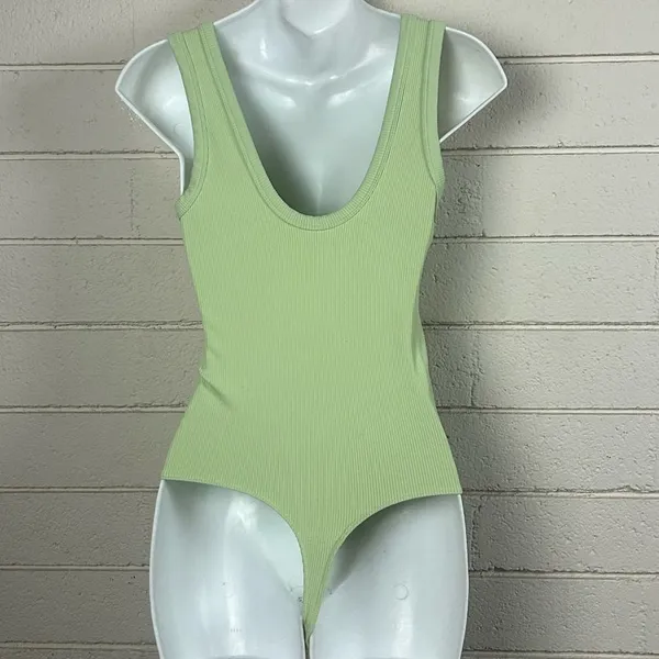 Abercrombie & Fitch pastel lime green ribbed knit sleeveless bodysuit size S - Image 2