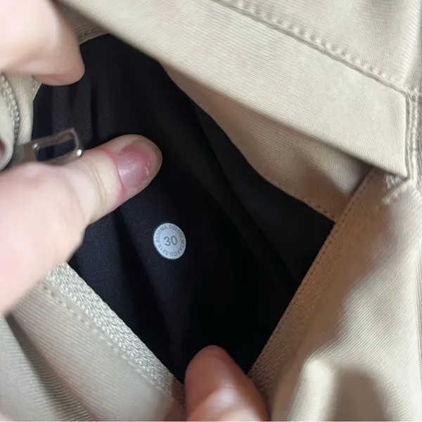Lululemon Commission Short Slim *Warpstreme 9" Tofino Sand - Image 8