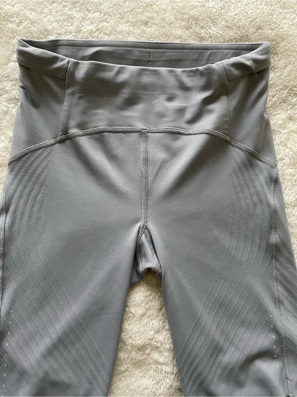 Lululemon SenseKnit Running High-Rise Short 10" Grey Size 6 - Image 6