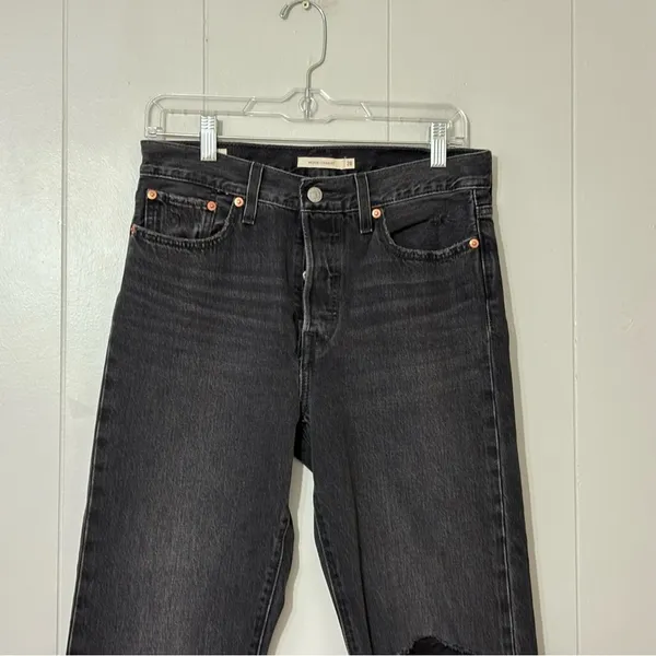Levi’s Wedgie Straight Jeans Women’s 28 Black Distressed High Rise Raw Hem - Image 2