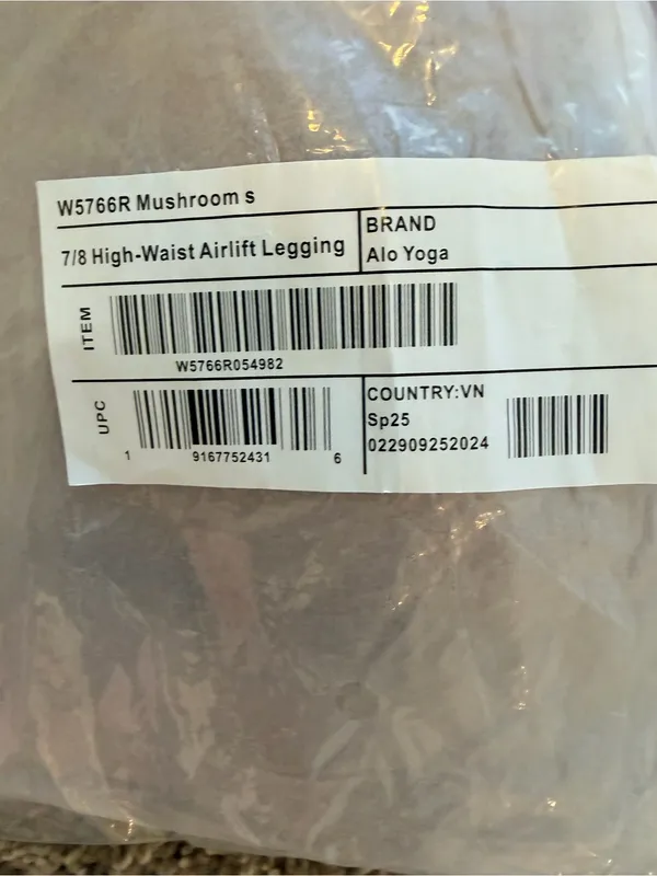 NWT Alo 7/8 High-Waist Airlift Legging size small in mushroom SOLD OUT COLOR - Image 4