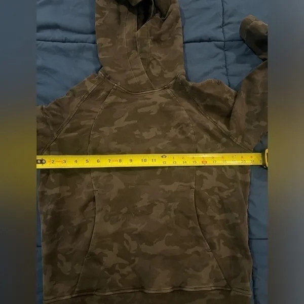 Lululemon rare black camo hoodie size 8‎ - Image 4