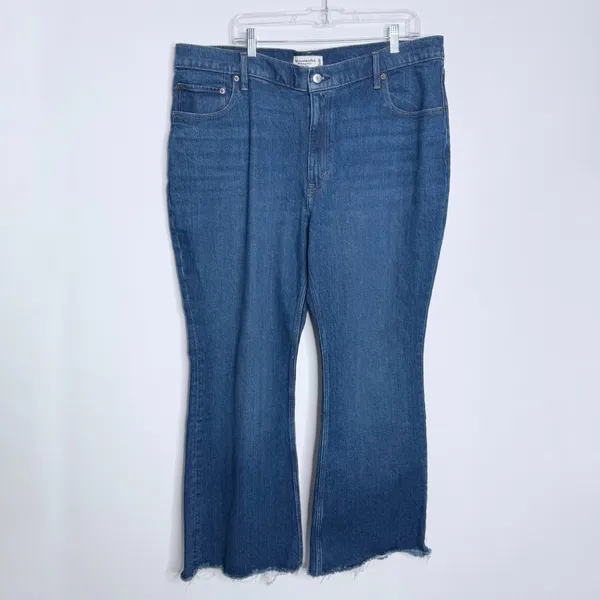 Abercrombie & Fitch The Vintage High Rise‎ Flare Raw Hem Medium Wash 34/18 Short - Image 2