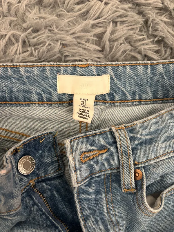 H&M blue straight leg jeans - Image 6
