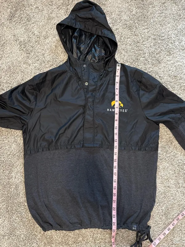 Under Armour Black and Charcoal Hawkeyes Hooded Windbreaker Women’s Size Medium - Image 7