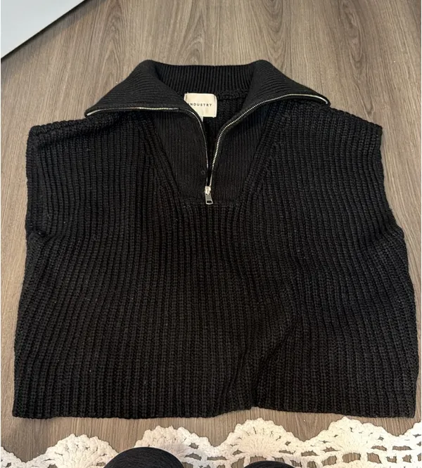 Industry black ribbed half zip sweater vest - Image 4