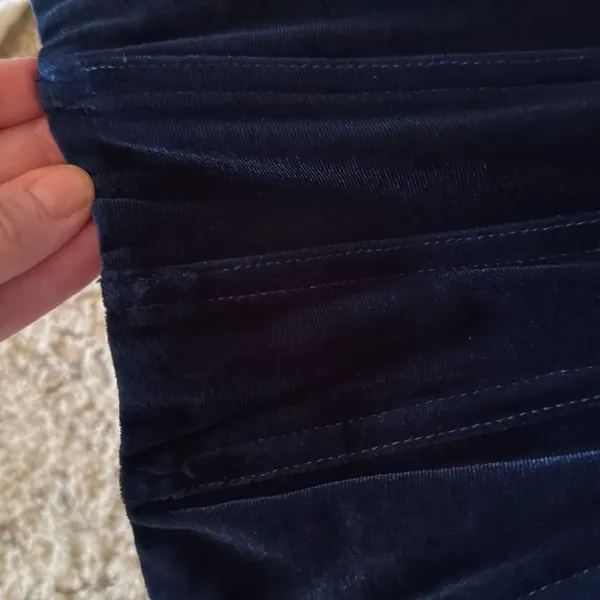 Bardot EVERLASTING VELOUR‎ NAVY MIDI DRESS medium - Image 4