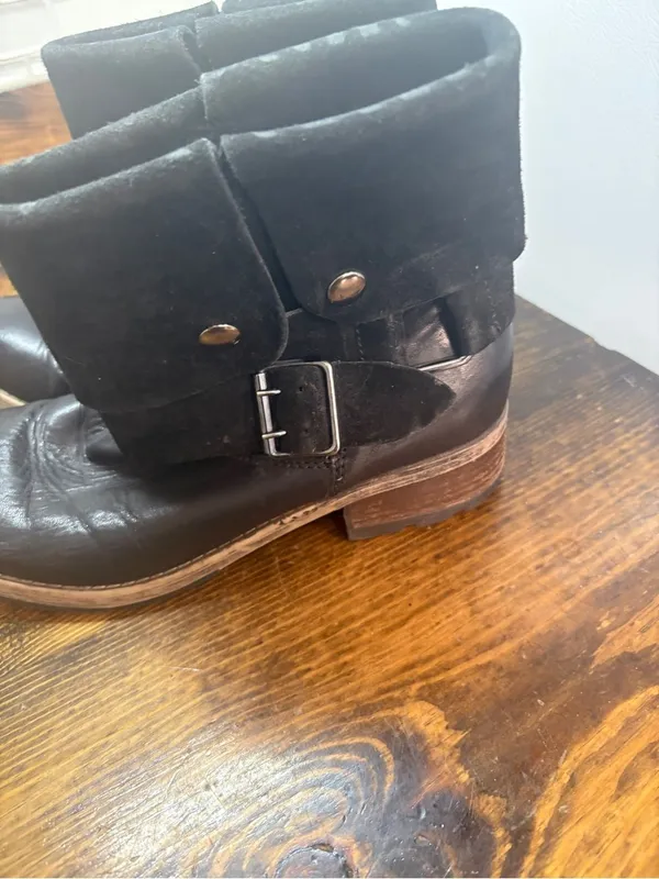 Clark’s‎ Black Boots Size 7.5 - Image 2