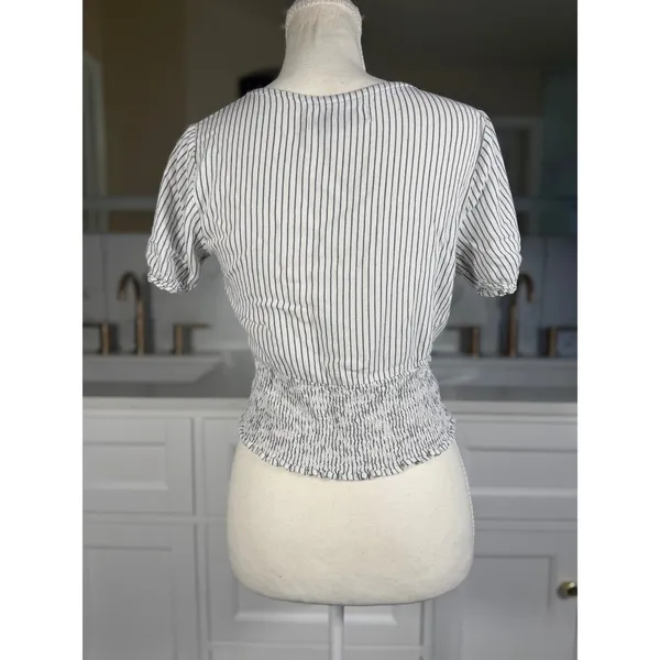 Abercrombie & Fitch Top Womens Medium White Blue Stripe Smocked Wrap Crop - Image 4