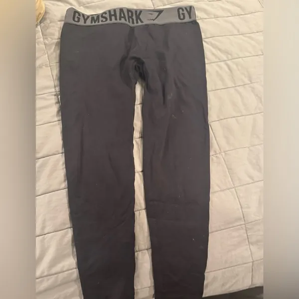 Gymshark Charcoal and Black Activewear - Image 4
