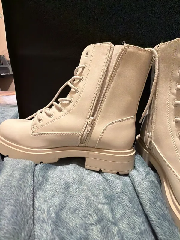 No Boundaries Women's Beige Platform Combat Boots Size 9 - Image 3