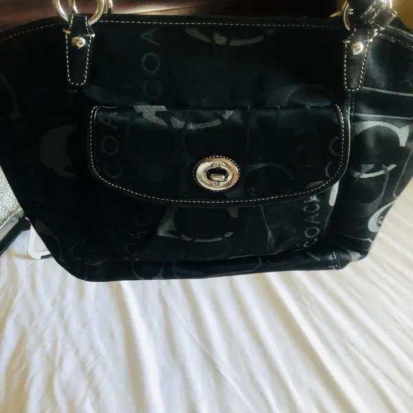 Coach Neatly used Hand bag.See pictures for measurements - Image 4