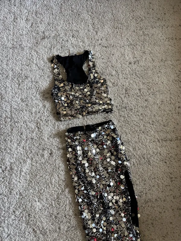 Lulu’s Prominent Sparkle Silver Sequin Matching Set Sz Small Crop Top Maxi Skirt - Image 4