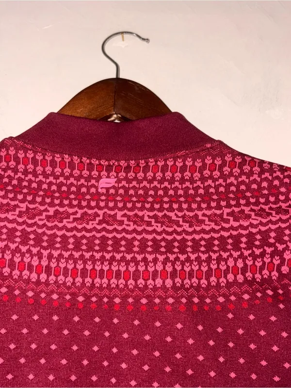 Fabletics Holly Seamless Fair Isle Cropped Mock Neck Long Sleeve Top M - Image 4
