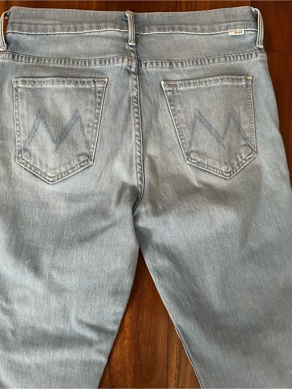 MOTHER Light Blue Insider Crop Step Fray Jeans - Image 11