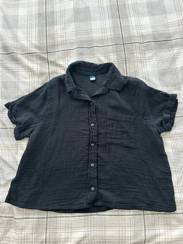Old Navy Crinkle Gauze Button Down Top Black - Image 3